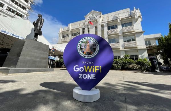 Antipolo City Hall and four other healthcare facilities in Antipolo are now powered by Globe GoWiFi